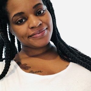 Meet your Posher, Devona